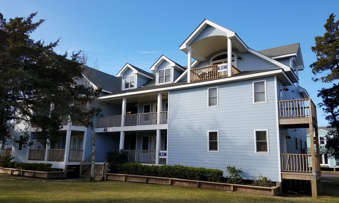 Ocracoke Condo | Loon's Loft: Wonderfully furnished condo centrally located. Pool.