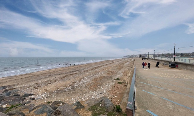 Hunstanton Ski Chalet | Lorna Doone | Holiday Home by Hunstanton Beach!
