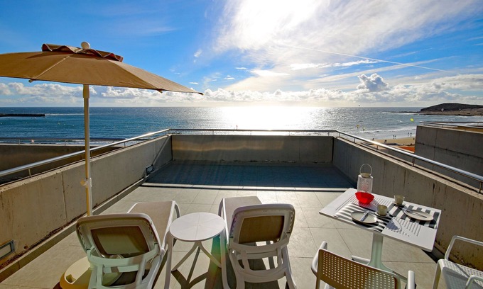 El Medano Apartment | Los Balos 29 by RENTMEDANO beach front attic wifi, parking, board storage