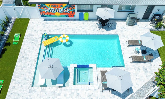 Seminole House | Lost In Paradise - Heated Pool, Spa, Mini Golf