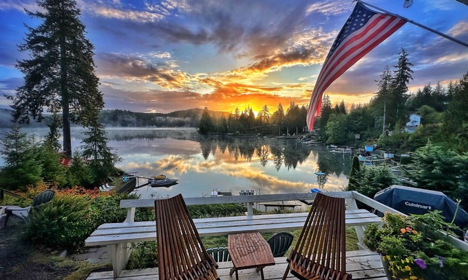 Shelton Cabin | Lost Lake Love Shack, a great place to make memories with friends & family!