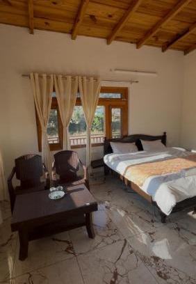 Naukuchiyatal Hotel | Lotus Lake View Inn