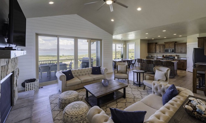 Fish Haven House | Lotus Lodge (Sleeps 27) by Bear Lake Luxury Rentals