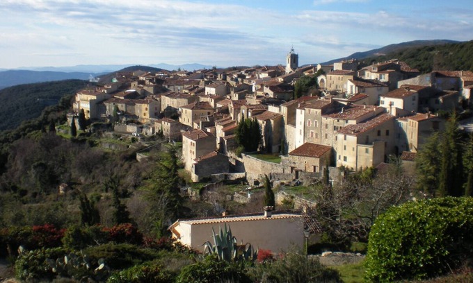 Village House | Lou Picatas" gîte with terrace