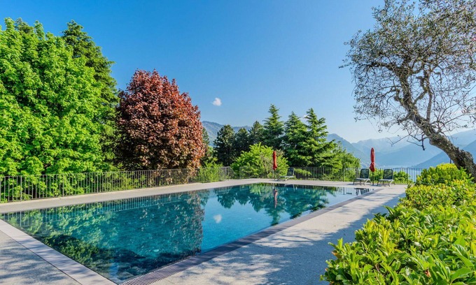 Como Apartment | Lovely apartment for 4 guests with pool, A/C, WIFI, TV and patio