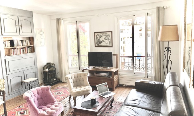 Belleville Apartment | Love Nest In Paris quiet & Good Light Sun