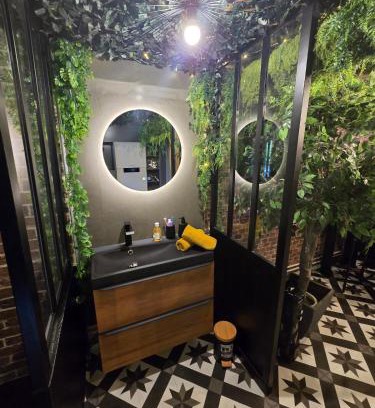 Beauvais Apartment | Love room avec spa privatif et salle de jeux adultes