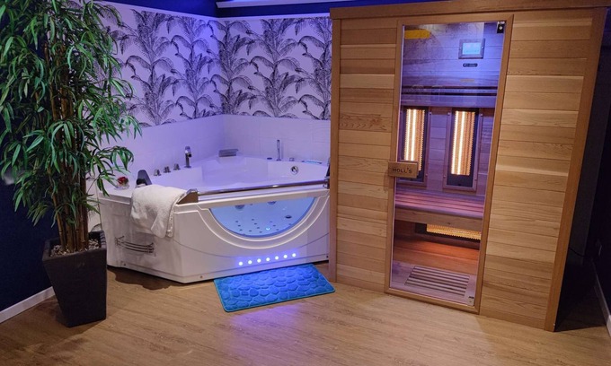 Criquebeuf-sur-Seine Ski Chalet | Love Story Chalet: Country wellness with Jacuzzi and sauna