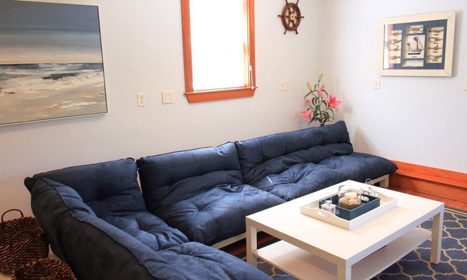 Nantucket Town Cottage | LOVELY 1BD, 1BT Studio with backyard &BBQ