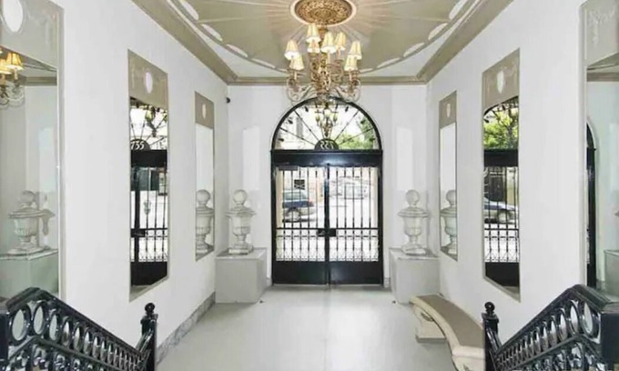 Theater District Apartment | Lovely! 1bdrm w/Secret Garden & Parking Garage