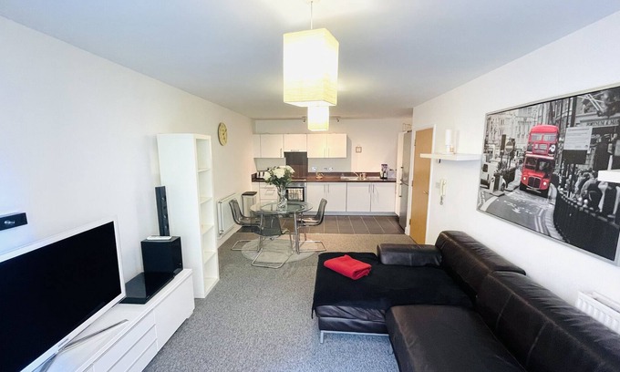 Bromley South Apartment | Lovely 2 bed Flat With Balcony 15 min From Central