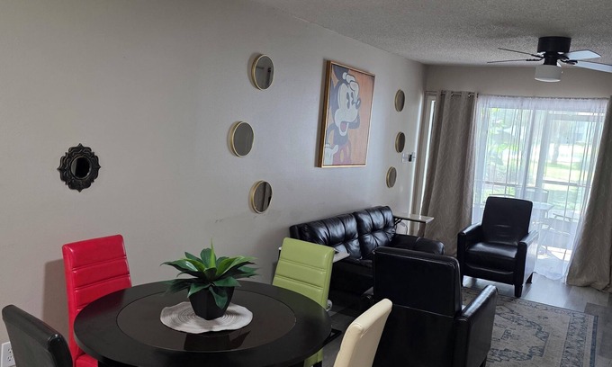 Ventura Condo | Lovely 2-bedroom condo with pool, fitness room and golfing. Close to Airport