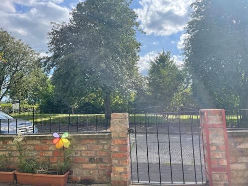 Belfast House | Lovely 2 bedroom house overlooking park, Free parking