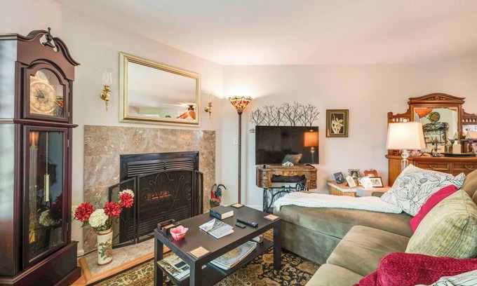 Southeast Boise House | Lovely 2-bedroom townhome close to Greenbelt on the Boise River