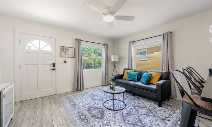 Riverside Apartment | Lovely 2BR in Heart of Riverside/Avondale