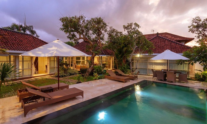 Babakan Villa | LOVELY 2BR Villa, Pererenan - Surrounded by a ton of local shops!