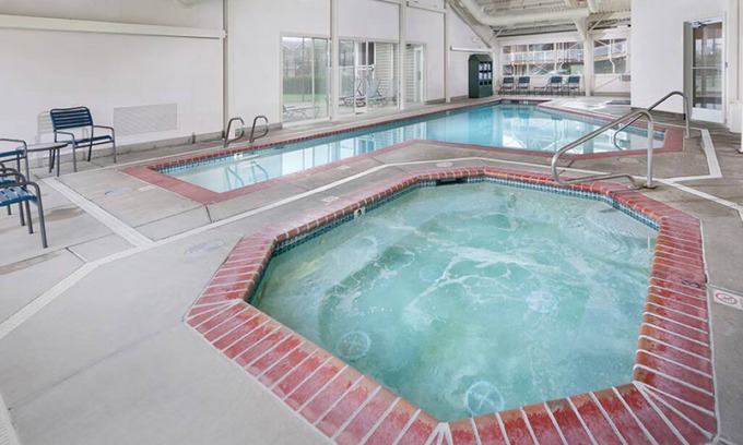 Depoe Bay Condo | Lovely 3-bedroom condo with private corner ocean view and 2 deck areas.