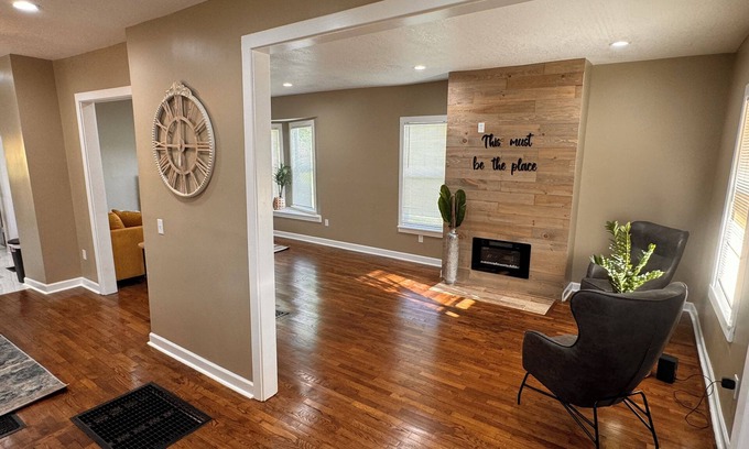 18th and Vine District House | Lovely 3-bedroom house in downtown Kansas City with WiFi, AC and so much more