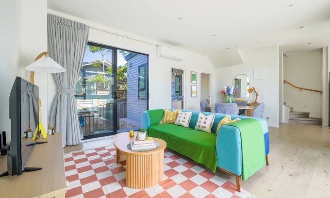 Torbay House | Lovely 3-BR Home in Long Bay Near Beaches & Albany