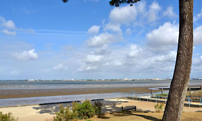 Saint-Brevin-les-Pins Apartment | Lovely apartment for 4 people with WIFI, TV and balcony