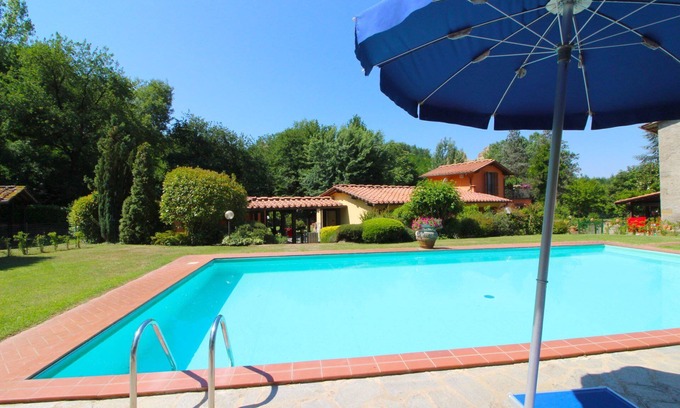 Castelfranco di Sopra Apartment | Lovely apartment for 6 guests with pool, WIFI and pets allowed