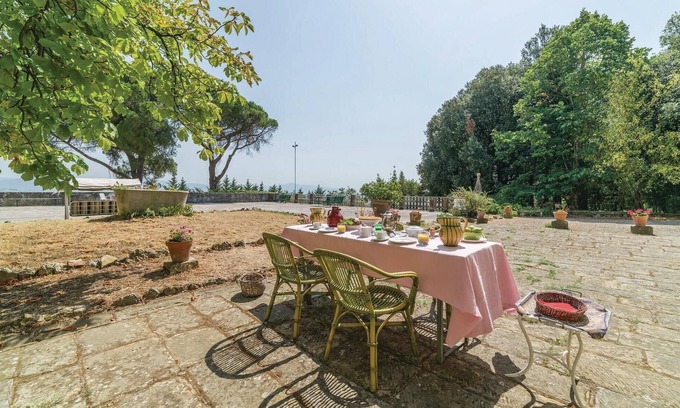 Monte San Savino Apartment | Lovely apartment in Monte San Savino AR with house a panoramic view