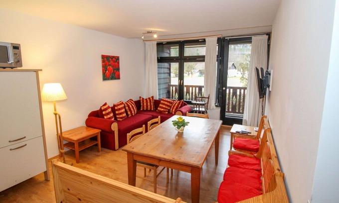 Muhldorf Apartment | Lovely apartment for 8 people with WIFI, TV and balcony