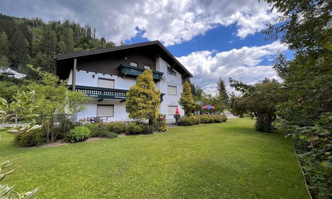 Agsdorf Apartment | Lovely apartment for 4 guests with WIFI, TV, patio and pets allowed