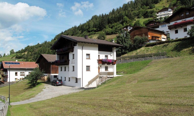 Fendels Apartment | Lovely apartment for 4 people with WIFI, TV and balcony