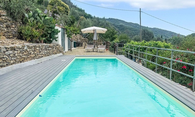 Prela Apartment | Lovely apartment for 4 people with pool, A/C, WIFI, TV, patio and pets allowed