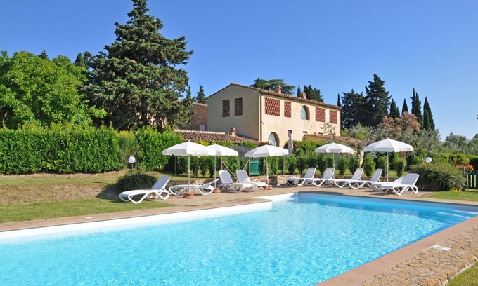 Tavarnelle Val di Pesa Apartment | Lovely apartment for 4 people with WIFI, A/C, pool and panoramic view, close to Greve In Chianti