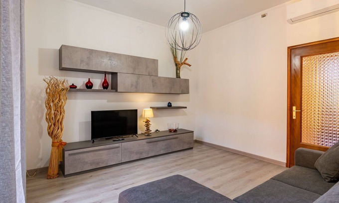 Vendrogno Apartment | Lovely apartment for 5 guests with A/C, WIFI and balcony