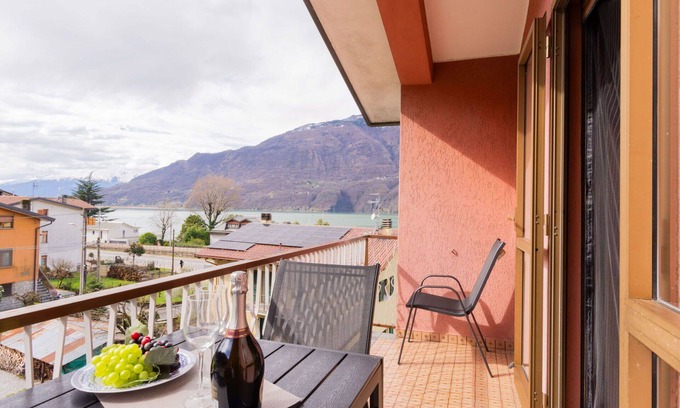 Verceia Apartment | Lovely apartment for 5 guests with WIFI, TV, balcony and pets allowed