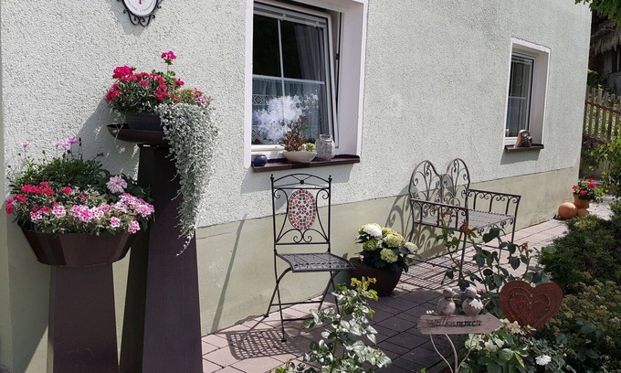 Fendels Apartment | Lovely apartment for 6 guests with WIFI, TV, terrace and pets allowed