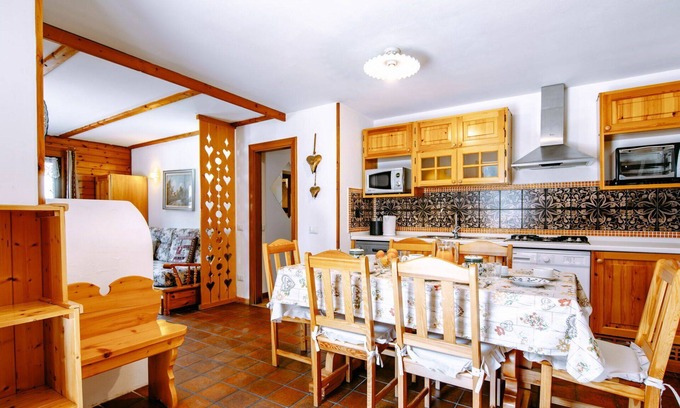 Penia Apartment | Lovely apartment for 6 guests with TV and pets allowed