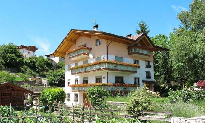 Coredo Apartment | Lovely apartment for 6 people with WIFI, TV, patio and pets allowed