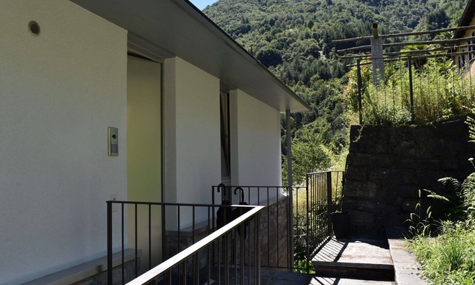 Intragna Apartment | Lovely apartment for 4 people with WIFI, pool, TV, patio, pets allowed and panoramic view