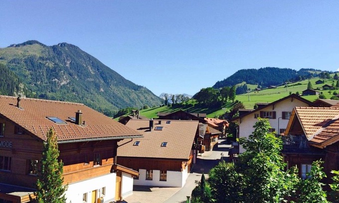 Zweisimmen Apartment | Lovely apartment for 4 people with WIFI and balcony