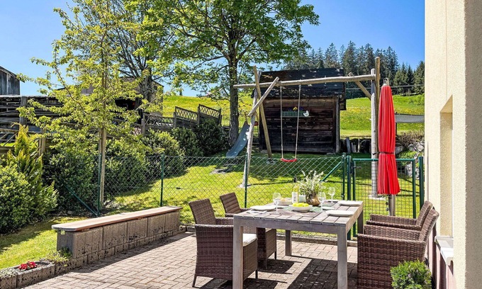 Eisenbach Apartment | Lovely apartment for 3 people with WIFI, TV, patio and pets allowed