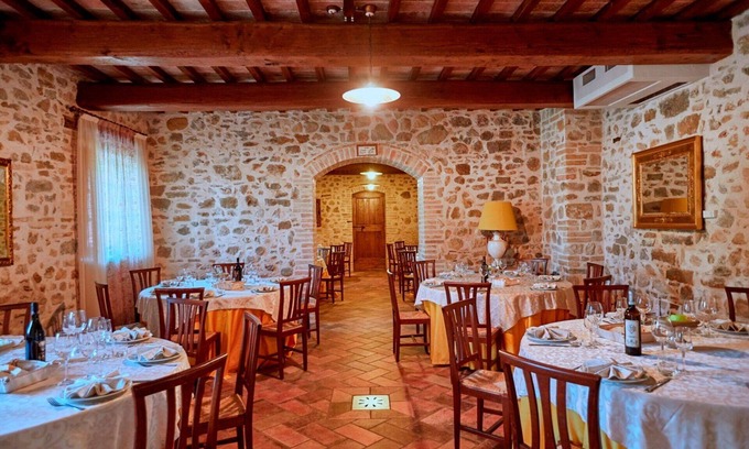 San Brizio Apartment | Lovely apartment for 5 guests with WIFI, pool, TV and pets allowed, close to Spoleto