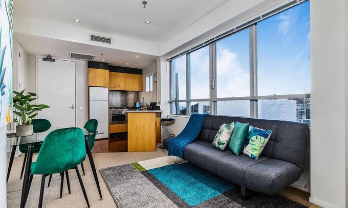 Parnell Apartment | Lovely Apartment - Gym & Parking by Zodiak Stays