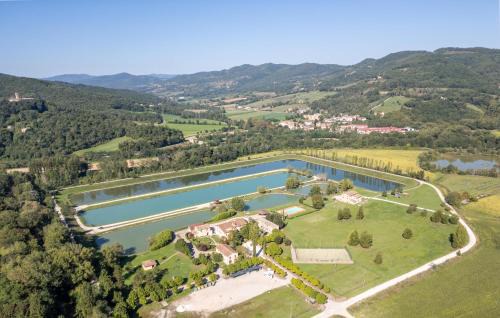 Montone Apartment | Lovely Apartment In Montone With Wifi