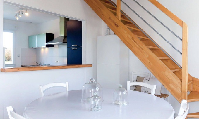 Plozevet House | Lovely apartment in villa for 6 people with TV, terrace and pets allowed