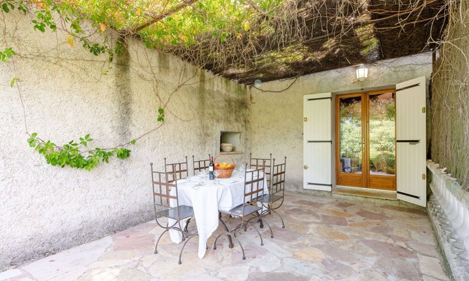 Verignon Villa | Lovely apartment in villa for 6 people with WIFI, pool, TV, terrace, pets allowed and panoramic .