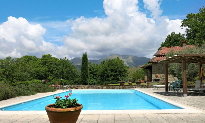 Benabbio House | Lovely apartment in villa for 5 people with pool, WIFI, TV, patio, pets allowed and parking