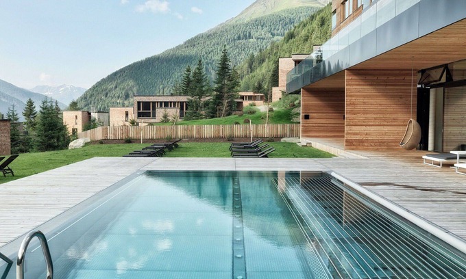 Großdorf House | Lovely apartment in villa for 6 guests with pool, WIFI, TV, balcony and panoramic view