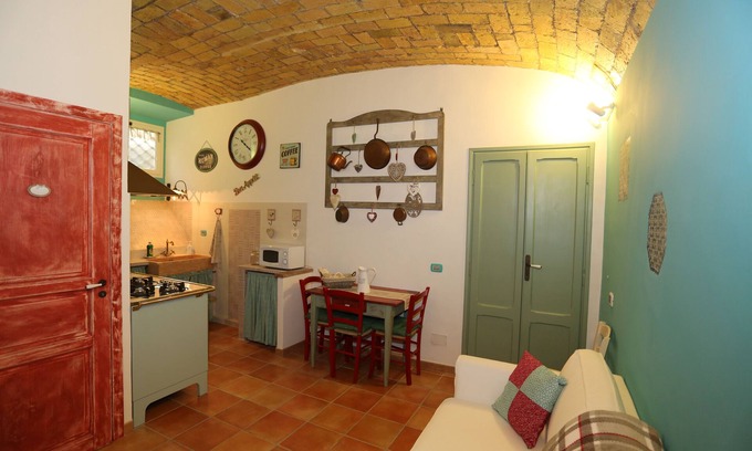 Aventine Apartment | Lovely apartment in vintage building nearby Circus Maximus