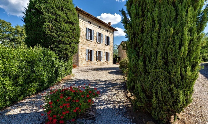 Casole d'Elsa House | Lovely apartment in villa for 2 guests with WIFI, pool, TV, patio and panoramic view