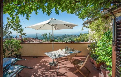 Massa Apartment | Lovely Apartment In Massa E Cozzile