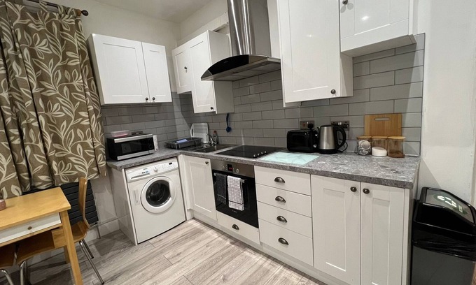 Leyton Apartment | Lovely apartment Leyton village